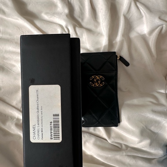 Chanel Black Quilted Leather Wallet and phone holder - Picture 9 of 9
